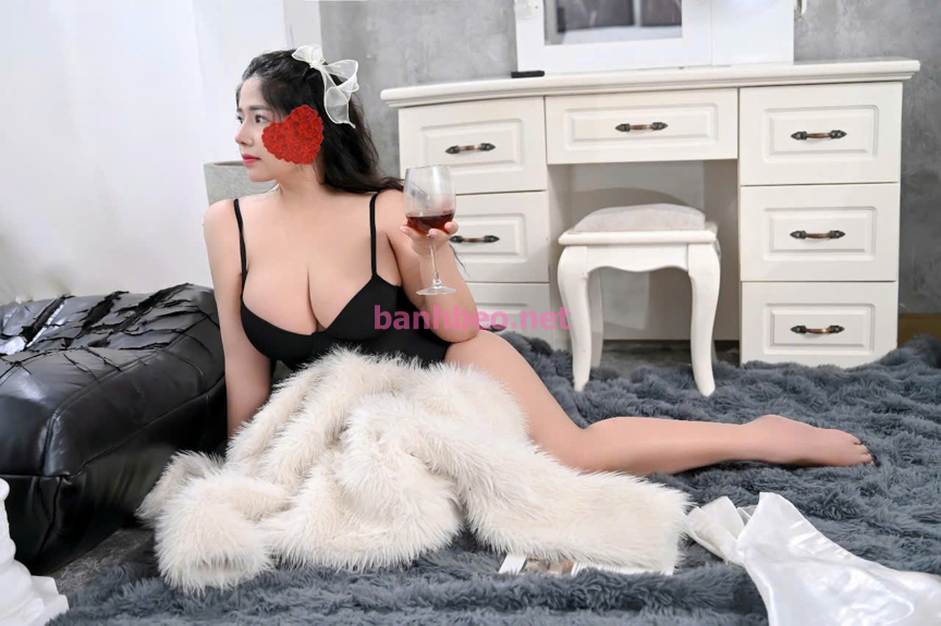Thiên Kim_ Gái dâm vú bự, Sevice cực chất lượng