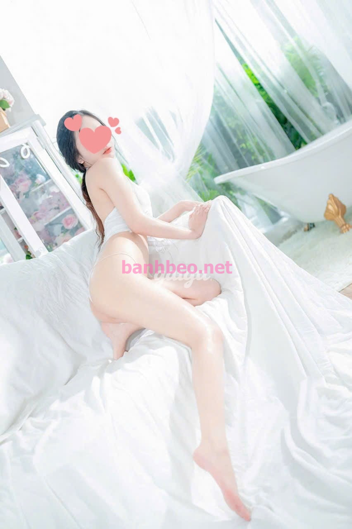 Hà Linh thích hôn môi, vú bự làm tình như ny