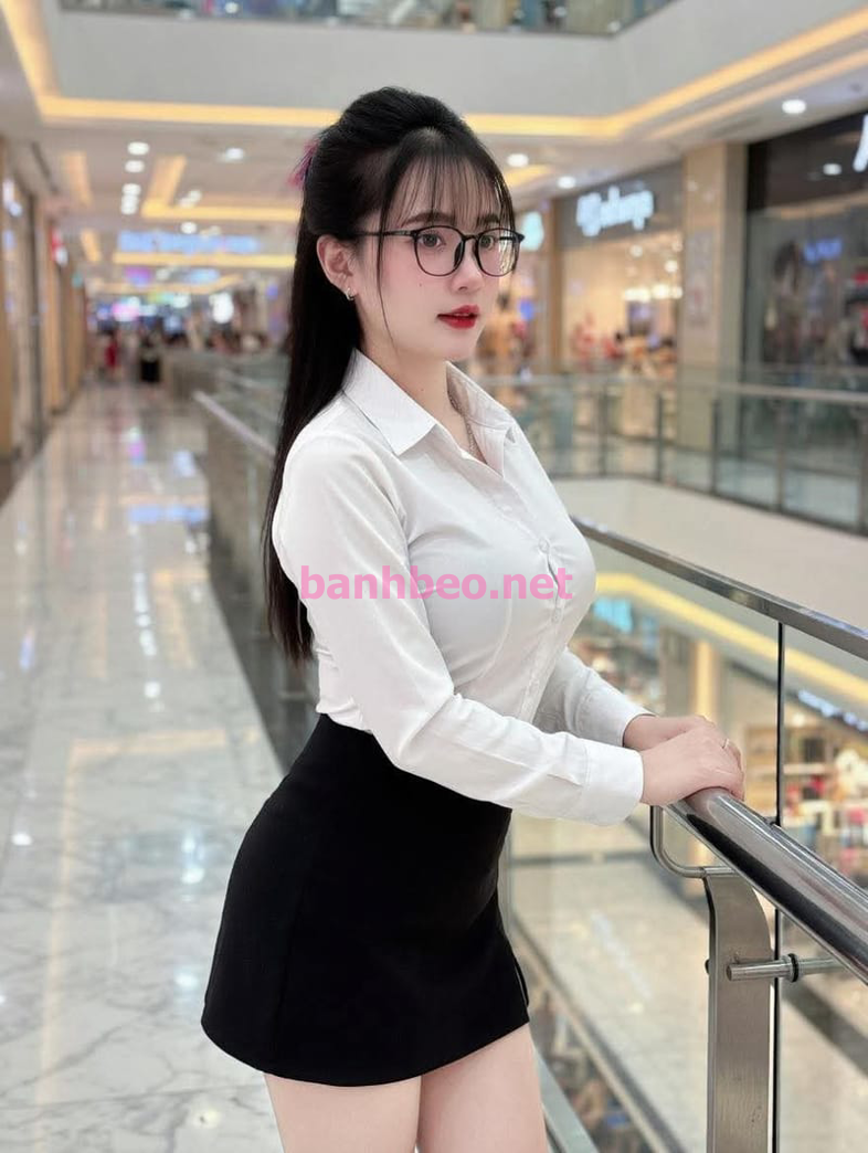 Thúy anh mặt xinh da trắng - vú to bướm múp - đẳng cấp làm tình chiều chuộng chủ động hợp tác thay đổi ăn ý với bạn tình