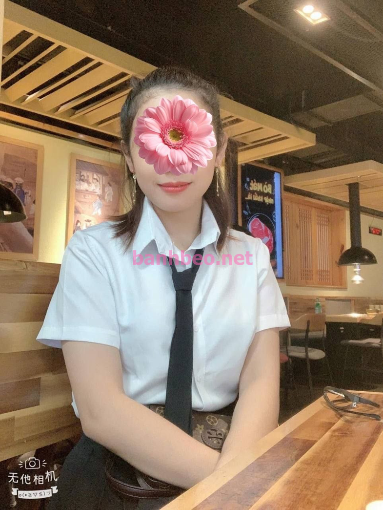 BÉ NGỌC NHI CUTE XINH SIÊU PHẨM LÀM TÌNH BÚ LIÊM CU VÀ SÁNG TẠO TƯ THẾ RẤT DÂM CHIỀU KHÁCH PHỤC VỤ NHƯ PHIM SEX