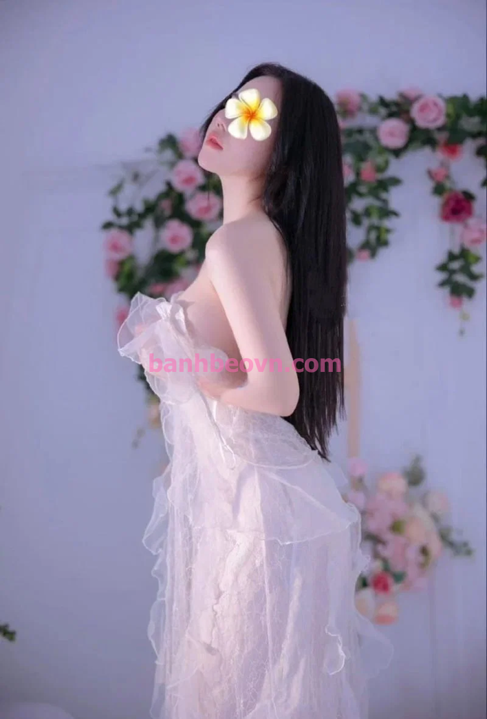 TRÚC LINH BABY VÚ TO MÔNG CĂNG BƯỚM KHÍT XINH ĐẸP HẤP DẪN 