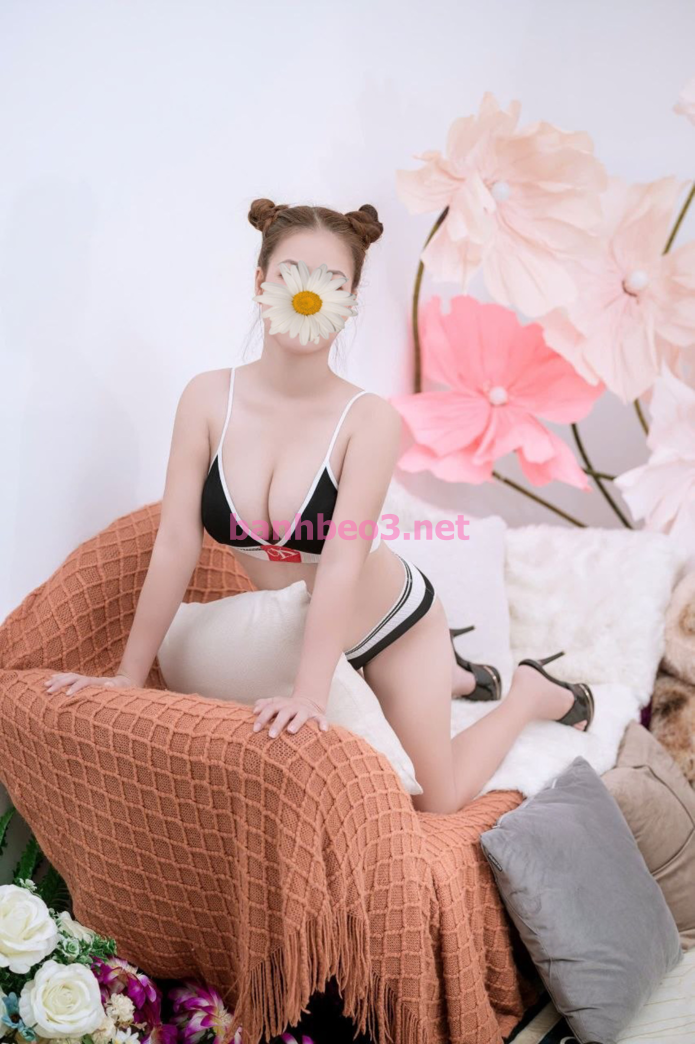 Ánh Dương - gái dâm làm tình đẳng cấp bao ngon
